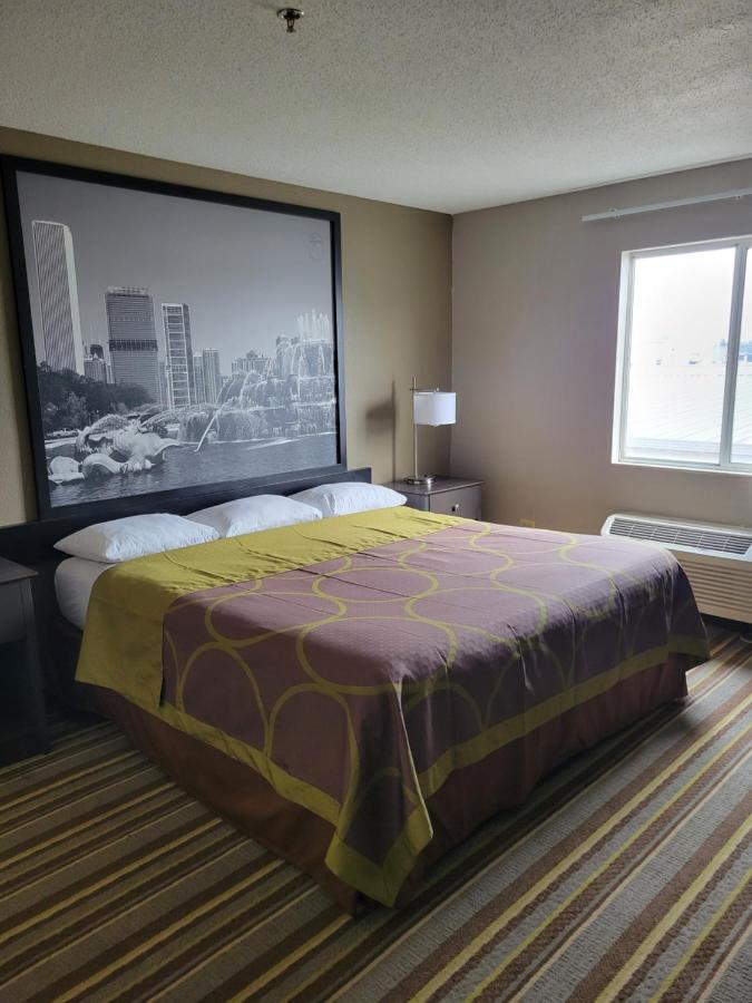 Super 8 By Wyndham Aurora/Naperville Area Exterior foto