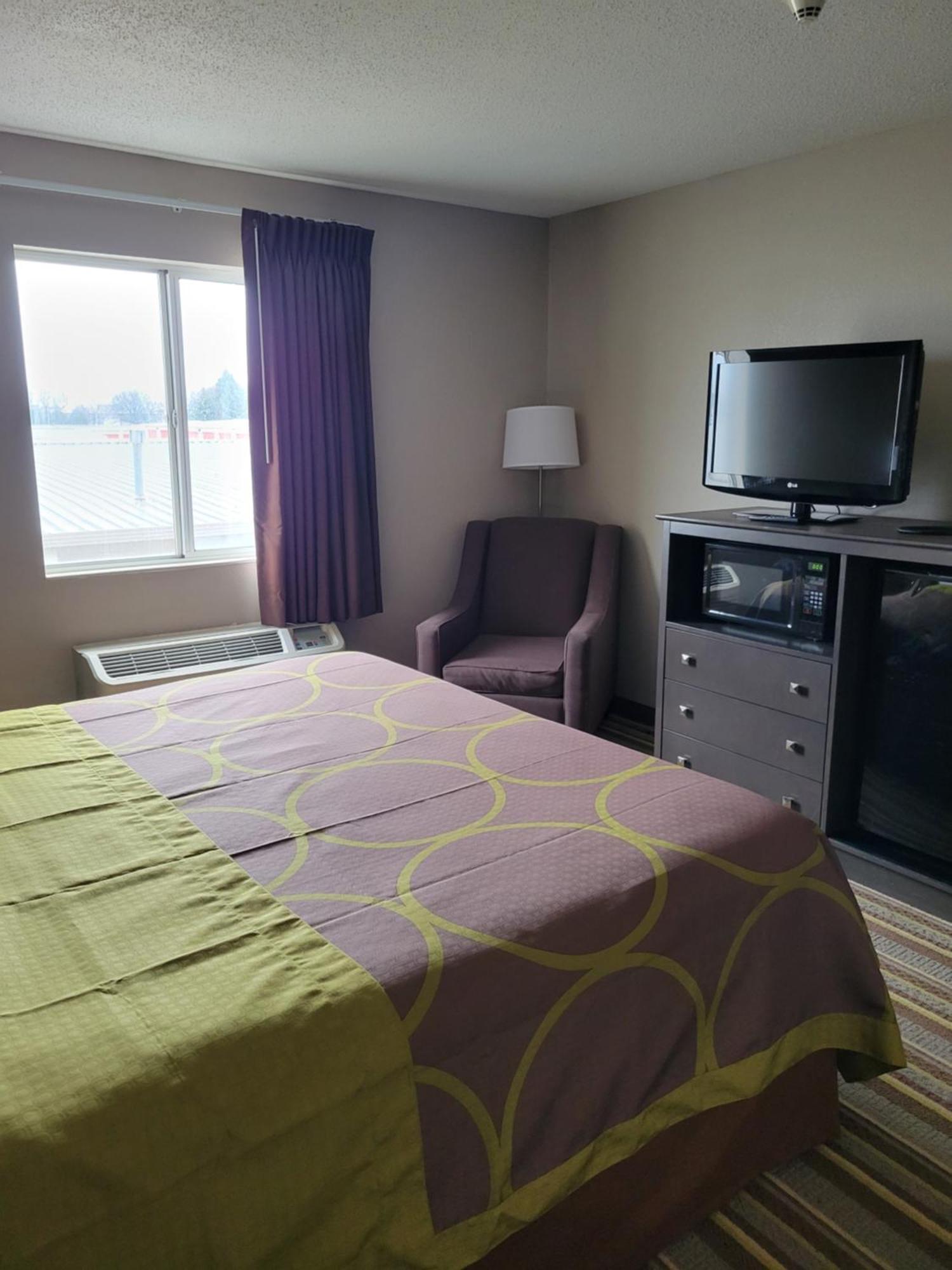 Super 8 By Wyndham Aurora/Naperville Area Exterior foto